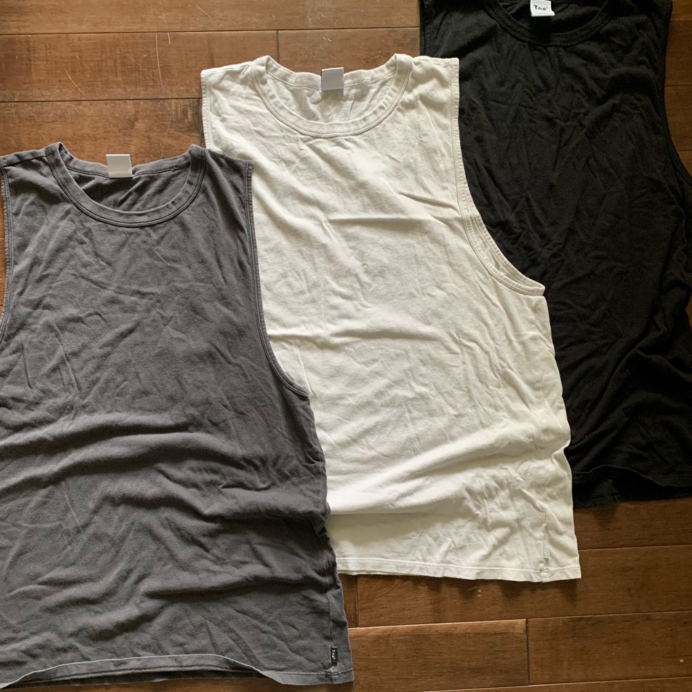 Aritzia TNA - Tank tops - medium - Picture 1 of 3